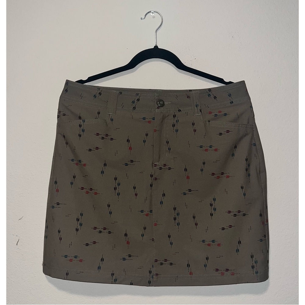 Eddie Bauer Skort with Arrow Pattern, Size 8